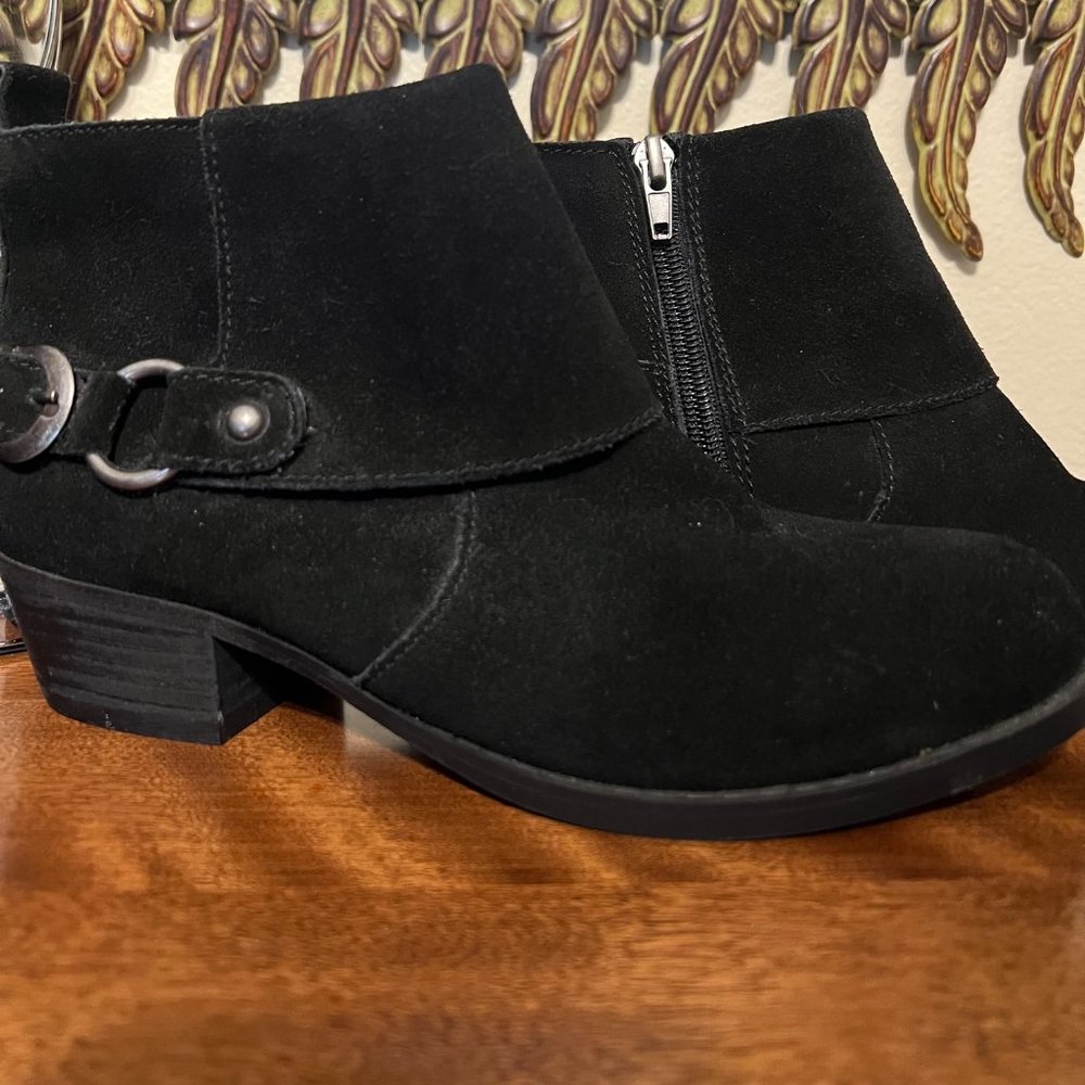 REBA Whispar Ankle Boots, suade leather buckle low heel